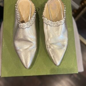 Pour La Victoire Silver Women's Shoes